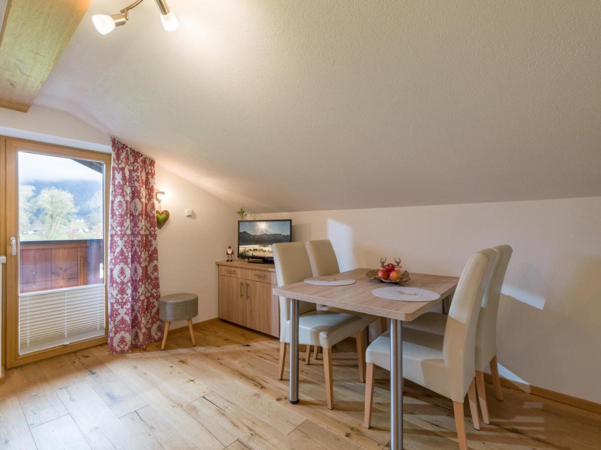 Gaestehaus Schwaiger - Wiesenweg Kössen Pokoj fotografie